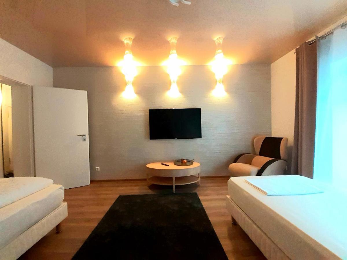 Modernes Apartment Metzingen 2 Ройтлинген Екстериор снимка