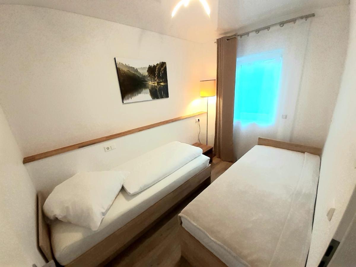Modernes Apartment Metzingen 2 Ройтлинген Екстериор снимка